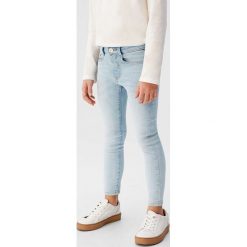 Mango Kids - Jeansy dziecięce 110-164 cm. Szare jeansy dziewczęce Mango Kids, bez wzorów, z elastanu. Za 69,90 zł.