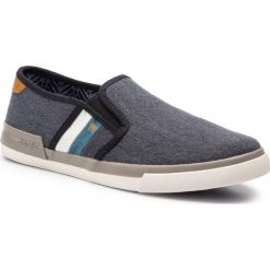 Tenisówki WRANGLER - Mitos Slip On Rainbow WM91102A Navy 016. Niebieskie półbuty męskie Wrangler, bez wzorów, z gumy, bez zapięcia. W wyprzedaży za 179,00 zł.