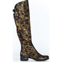 Kozaki za kolano na płaskiej podeszwie - skóra naturalna - model 128 - kolor złota mozaika. Żółte kozaki damskie Zapato, na co dzień, na zimę, z jeansu, eleganckie, przed kolano, na wysokim obcasie, na obcasie, bez zapięcia. W wyprzedaży za 367,50 zł.