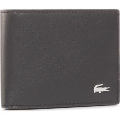Mały Portfel Męski LACOSTE - S Slim Billfold Id Slot NH1407FG Black 000. Czarne portfele męskie Lacoste, bez wzorów, ze skóry. Za 339,00 zł.