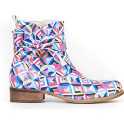 Botki z kokardą - skóra naturalna - model 458 - kolor kalejdoskop. Szare botki damskie Zapato, z jeansu, eleganckie, z okrągłym noskiem, bez obcasa, na płaskiej podeszwie, bez zapięcia. W wyprzedaży za 319,20 zł.