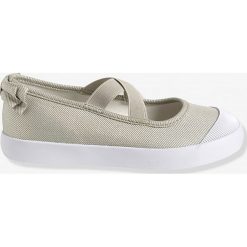 Baleriny w kolorze beżowym. Brązowe baleriny dziewczęce Vertbaudet Baby & Mom, w paski, bez obcasa. W wyprzedaży za 37,95 zł.