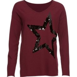 Sweter z gwiazdą z cekinów bonprix ciemnoczerwony. Czerwone swetry klasyczne damskie bonprix, z okrągłym kołnierzem. Za 99,99 zł.
