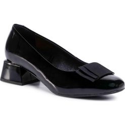 Półbuty LASOCKI - 6331-01 Black. Czarne półbuty damskie Lasocki, z aplikacjami, ze skóry, bez obcasa, na obcasie, bez zapięcia. Za 229,99 zł.