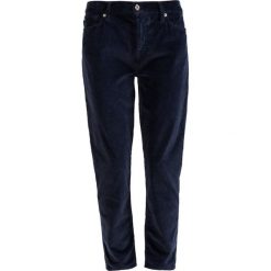 7 for all mankind JOSEFINE Spodnie materiałowe navy. Niebieskie spodnie damskie marki 7 for all mankind, z elastanu. W wyprzedaży za 603,85 zł.
