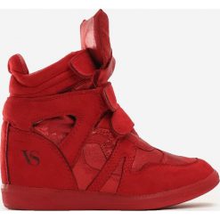 Czerwone Sneakersy Want You Tonight. Czerwone sneakersy damskie Born2be. W wyprzedaży za 69,99 zł.