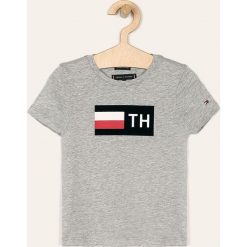 Tommy Hilfiger - T-shirt dziecięcy 98-176 cm. Niebieskie t-shirty chłopięce TOMMY HILFIGER, z nadrukiem, z bawełny, bez rękawów. W wyprzedaży za 99,90 zł.