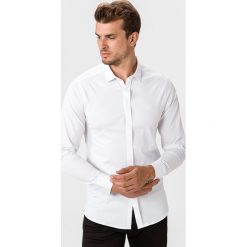 Emporio Armani Koszula Biały. Białe koszule męskie Emporio Armani, xl, bez wzorów, z elastanu, bez kołnierzyka, z długim rękawem. Za 760,95 zł.