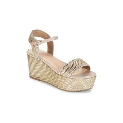 Sandały Guess LISSA2. Żółte sandały damskie marki Guess, z aplikacjami. Za 398,30 zł.