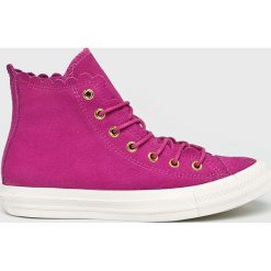 Converse - Trampki. Różowe trampki i tenisówki damskie Converse, bez wzorów, ze skóry, bez zapięcia. W wyprzedaży za 269,90 zł.
