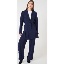 Spodnie damskie: NA-KD Szerokie spodnie z wysokim stanem - Blue,Navy