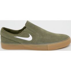 Nike - Tenisówki SB Zoom Janoski Slip RM. Zielone trampki męskie Nike, bez wzorów, z gumy, bez zapięcia. W wyprzedaży za 299,90 zł.