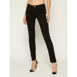 Jeansy Skinny Fit Emporio Armani 6G2J28 2N74Z 0999. Czarne jeansy damskie Emporio Armani. W wyprzedaży za 419,00 zł.
