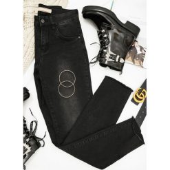 Czarne Jeansy Lucie. Czarne jeansy damskie Renee. Za 79,99 zł.