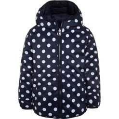 Benetton Kurtka przejściowa dark blue. Niebieskie kurtki dziewczęce Benetton, z poliesteru. W wyprzedaży za 152,10 zł.