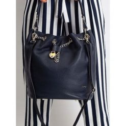 Torebka damska worek skórzana Rovicky granatowa - Granatowy. Niebieskie torebki klasyczne damskie ROVICKY, w paski, z jeansu, eleganckie, bez dodatków. Za 265,99 zł.