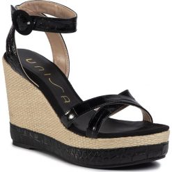 Espadryle UNISA - Montea Crw Black. Czarne espadryle damskie Unisa, bez wzorów, ze skóry, bez obcasa, na obcasie. Za 489,00 zł.