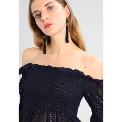 Bluzki asymetryczne: Bardot ASPEN SHIRRED Bluzka navy