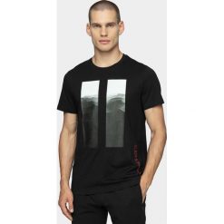 T-shirt męski TSM629 - głęboka czerń - Outhorn. Pomarańczowe koszulki męskie Outhorn, m, bez wzorów, bez kołnierzyka, bez rękawów. Za 39,99 zł.