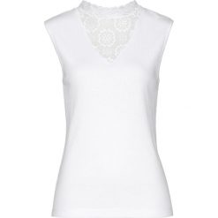 Top z koronką bonprix biały. Białe topy damskie bonprix, w koronkowe wzory, z koronki, ze stójką. Za 32,99 zł.