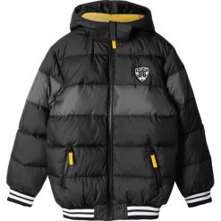 Kurtka chłopięca bomberka ocieplana bonprix czarny. Czarne kurtki chłopięce bonprix, w paski. Za 54,99 zł.