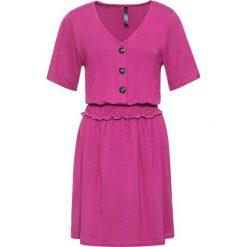 Sukienka shirtowa z przeszyciem cienkimi gumkami bonprix fuksja. Różowe sukienki damskie bonprix, bez wzorów, bez kołnierzyka, bez rękawów, plisowane. Za 37,99 zł.