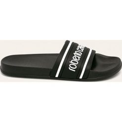 Roberto Cavalli Sport - Klapki. Czarne kapcie męskie Roberto Cavalli Sport, z gumy, bez zapięcia. W wyprzedaży za 379,90 zł.
