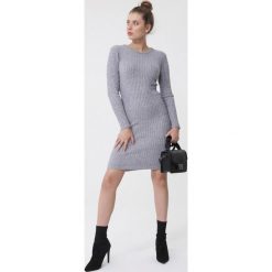 Szara Sukienka Belen. Szare sukienki damskie Born2be, s, bez wzorów, z dzianiny, z okrągłym kołnierzem, z długim rękawem, długie, midi. Za 99,99 zł.