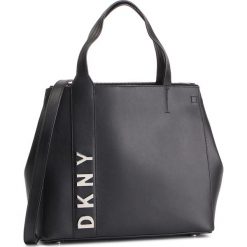 Torebka DKNY - R84DH949 Black/Silver BSV. Czarne torebki klasyczne damskie DKNY, bez wzorów, ze skóry, klasyczne, bez dodatków. W wyprzedaży za 859,00 zł.