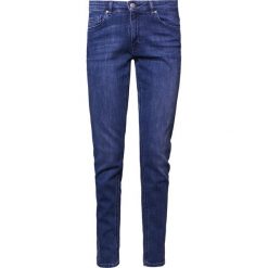 BOSS CASUAL Jeansy Slim Fit navy. Niebieskie rurki damskie BOSS Casual, bez wzorów, z elastanu. W wyprzedaży za 356,85 zł.