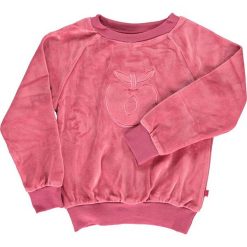 Bluza w kolorze jasnoróżowym. Różowe bluzy niemowlęce Småfolk, z haftami, bez rękawów, bez kaptura. W wyprzedaży za 72,95 zł.