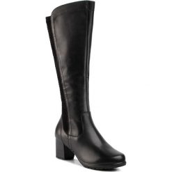 Kozaki JANA - 8-25502-23 Black 001. Czarne kozaki damskie Jana, ze skóry ekologicznej, bez obcasa, na obcasie, bez zapięcia. W wyprzedaży za 319,00 zł.