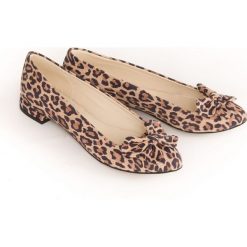Balerinki z kokardką - skóra naturalna - model 048 - kolor panterka. Baleriny damskie Zapato, bez wzorów, ze skóry, bez obcasa. Za 299,00 zł.