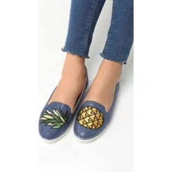 Granatowe Mokasyny Pineapple. Niebieskie mokasyny damskie Born2be, na płaskiej podeszwie. Za 29,99 zł.
