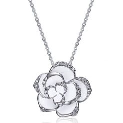 Naszyjniki damskie: Naszyjnik „White Kiss By A Rose” z zawieszką – dł. 43 cm
