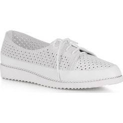 Buty damskie. Różowe buty sportowe damskie Wittchen, bez wzorów, ze skóry, sportowe. W wyprzedaży za 269,90 zł.