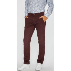 Pepe Jeans - Spodnie Sloane. Brązowe spodnie męskie Pepe Jeans, na co dzień, bez wzorów, z elastanu, casualowe. W wyprzedaży za 199,90 zł.