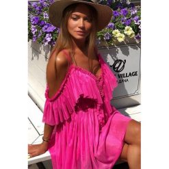 Sukienka ELDORA PINK. Różowe sukienki damskie Sukienka ELDORA PINK, s, bez wzorów, bez kołnierzyka, z krótkim rękawem, krótkie, mini. W wyprzedaży za 79,00 zł.
