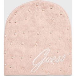 Guess Jeans - Czapka. Różowe czapki damskie marki Guess Jeans, z jeansu. W wyprzedaży za 99,90 zł.