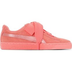 Trampki Jr Suede Heart Snk. Różowe buty dziewczęce sportowe Puma, z satyny, na sznurówki. Za 327,56 zł.