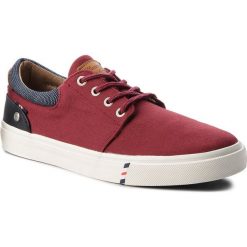 Tenisówki WRANGLER - Icon City WM181020 Burgundy 90. Czerwone półbuty męskie Wrangler, bez wzorów, z gumy, eleganckie, bez zapięcia. W wyprzedaży za 169,00 zł.