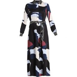 Selected Femme SLFLILLA LS MAXI SHIRT DRESS Sukienka koszulowa sand dollar/multicolor. Czarne długie sukienki marki Selected Femme, z lyocellu, z koszulowym kołnierzykiem, koszulowe. Za 669,00 zł.