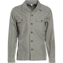 Koszule męskie na spinki: J.CREW Koszula army olive
