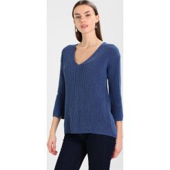 Swetry klasyczne damskie: And Less KARINA Sweter true navy