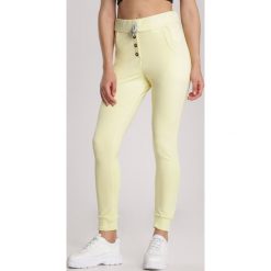 Żółte Spodnie Undinore. Żółte spodnie damskie Renee, s, z dresówki. Za 79,99 zł.