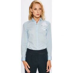 Tommy Jeans - Koszula. Niebieskie koszule body damskie marki Tommy Jeans, s, z elastanu, klasyczne, z klasycznym kołnierzykiem. Za 269,90 zł.