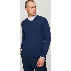 Swetry męskie: Gładki sweter – Granatowy