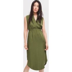Sukienka z lyocellu - Khaki. Brązowe sukienki damskie Reserved, bez wzorów, z lyocellu, bez kołnierzyka, bez rękawów. Za 139,99 zł.