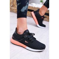 Damskie buty sportowe HERDY. Czarne buty sportowe damskie IVET, bez wzorów, sportowe, do biegania. W wyprzedaży za 109,00 zł.