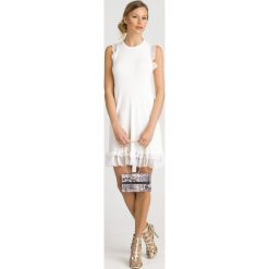 SUKIENKA Twinset. Sukienki damskie Twinset, na co dzień, xl, bez wzorów, z okrągłym kołnierzem, bez rękawów, mini, proste. Za 522,00 zł.